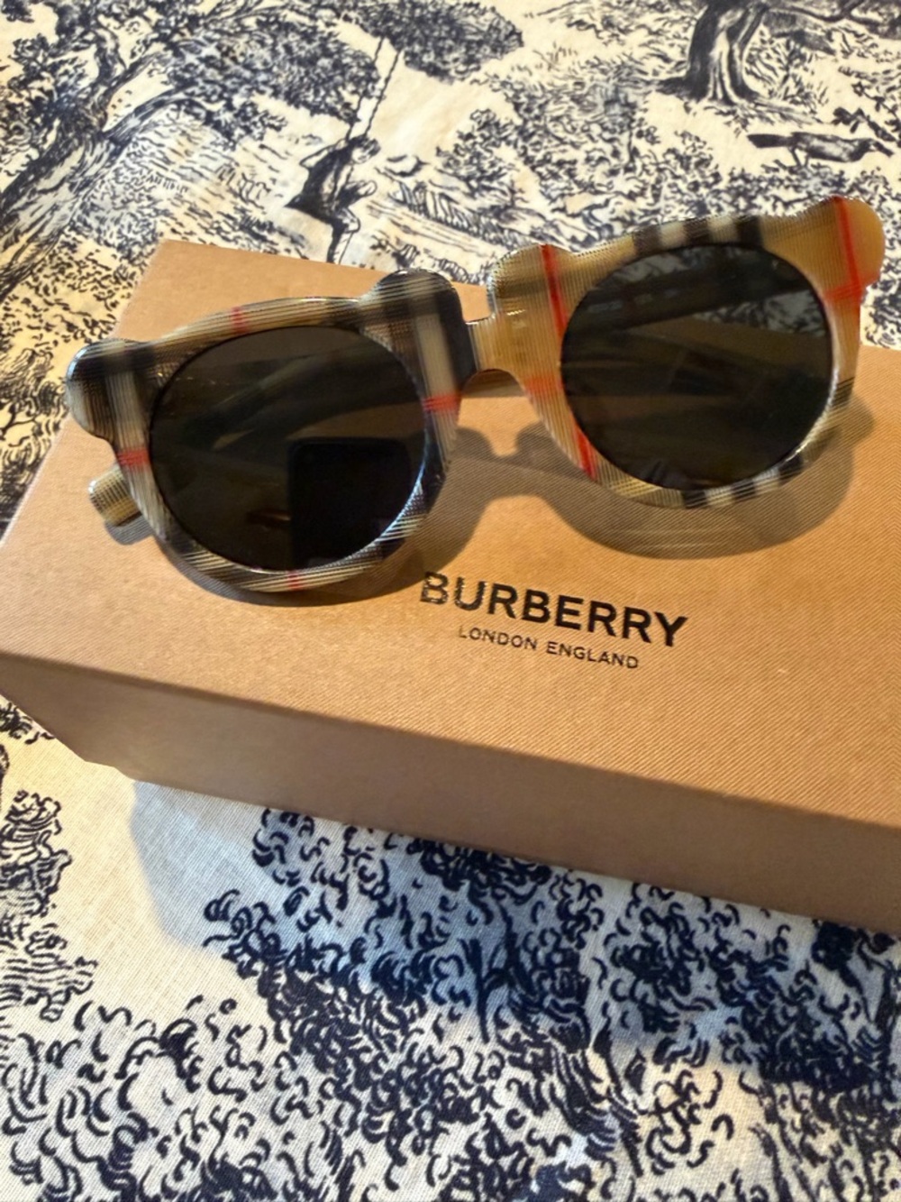 Burberry kids Teddy Bear Sunglasses